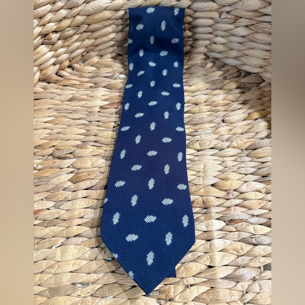 Giorgio Armani Navy Tie with‎ Gray/Tan Pattern